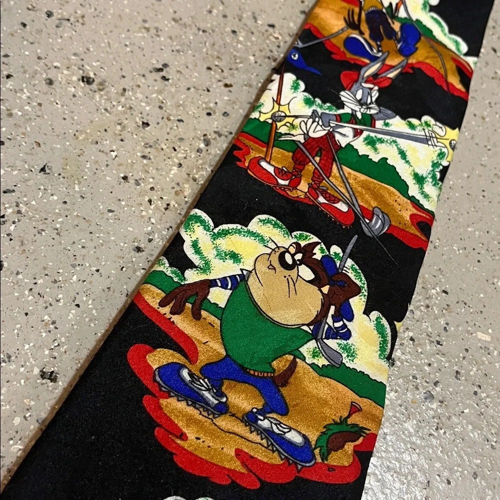 VINTAGE LOONEY TUNES MANIA NOVELTY CARTOON CHARACTERS PRINTED TIE MULTICOLORED